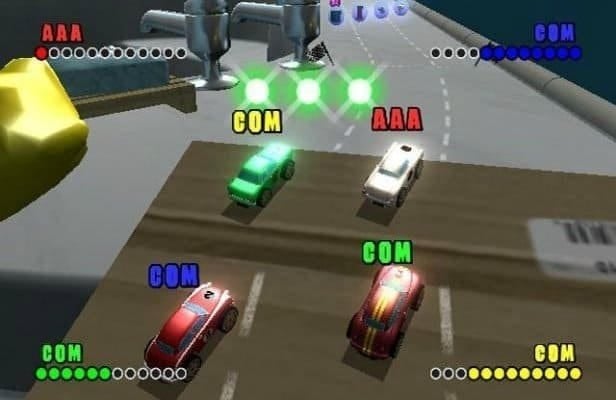 微型机械V4[Micro Machines V4] 游戏截图3